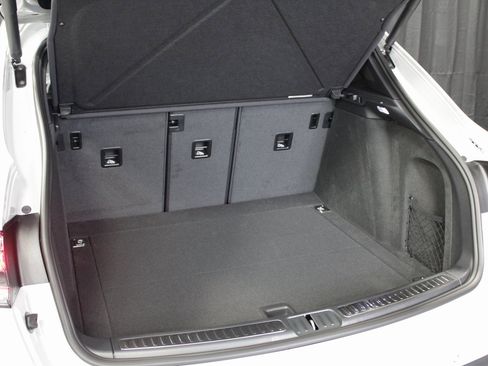 New 2026 Porsche Macan Turbo image 17