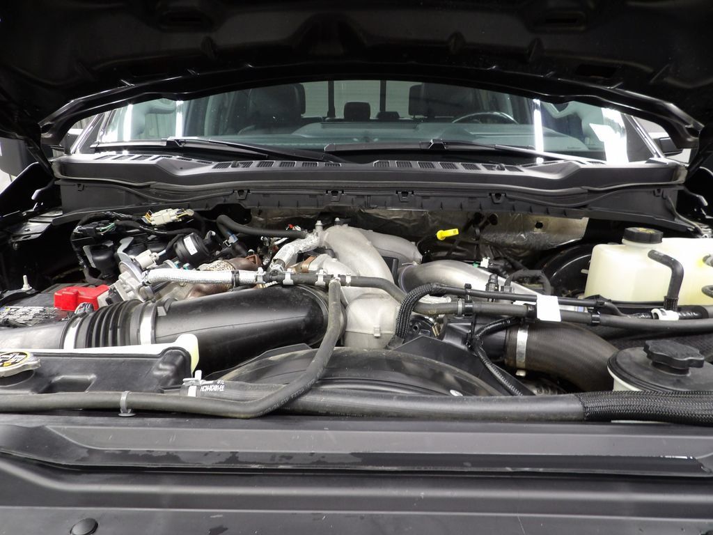 Used 2024 Ford F350 Lariat w/ Lariat Ultimate Package AWD/4WD image 32