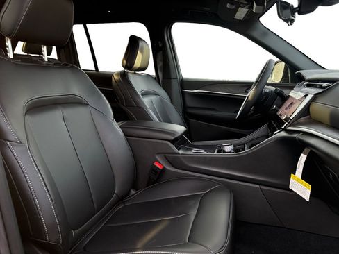 New 2026 Jeep Grand Cherokee Limited w/ Limited Altitude Package image 15