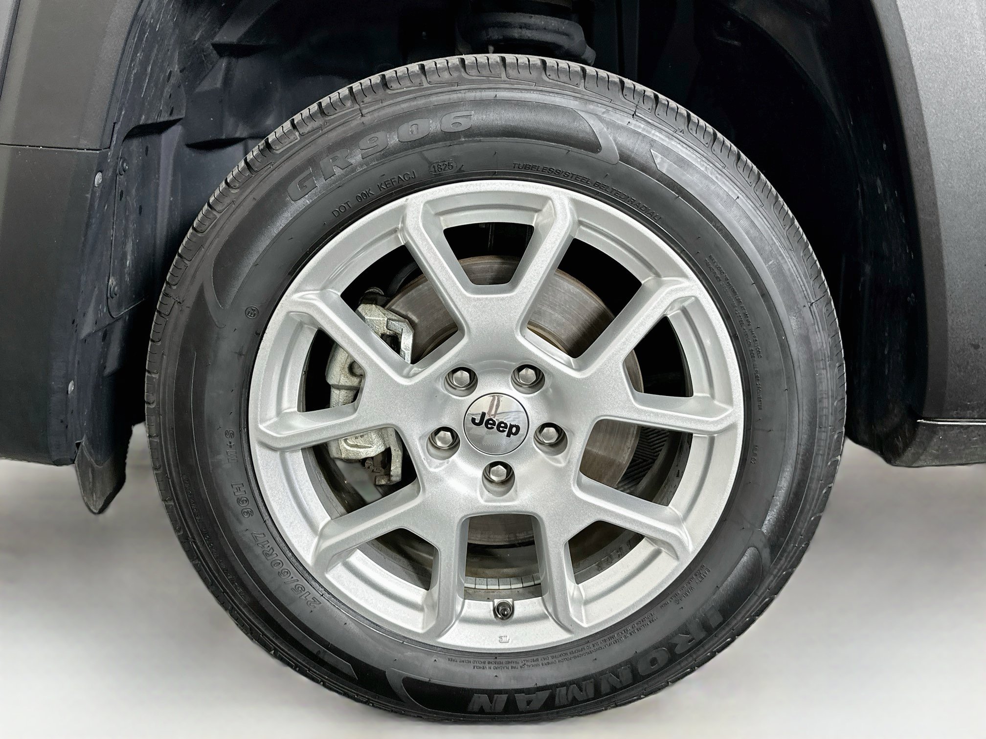 Used 2023 Jeep Renegade Latitude AWD/4WD image 11