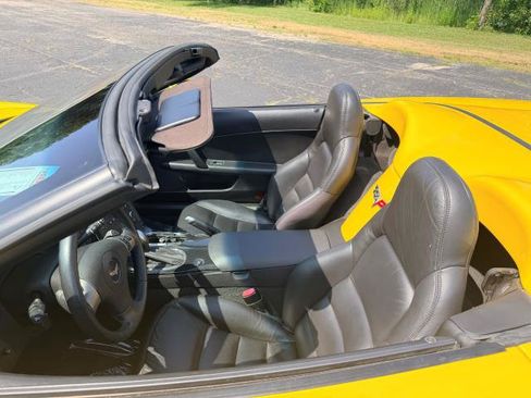 Used 2010 Chevrolet Corvette Grand Sport RWD image 16