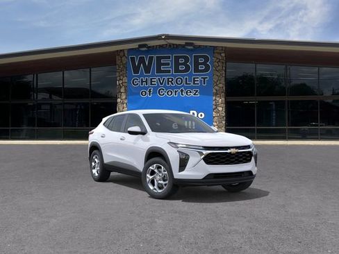 New 2026 Chevrolet Trax LS w/ LS Convenience Package FWD image 1