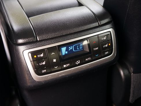 Used 2016 Toyota Highlander Limited AWD/4WD image 15