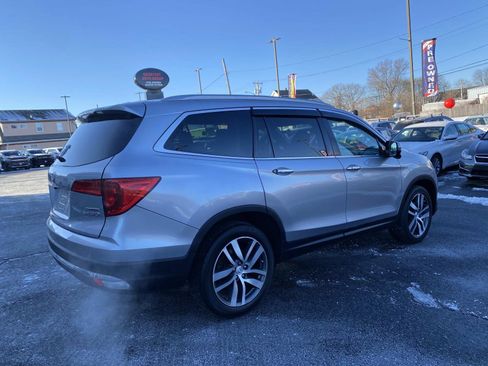 Used 2017 Honda Pilot Touring image 8