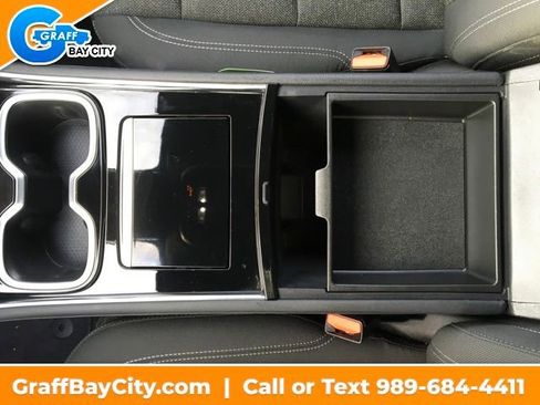 Used 2024 Chevrolet Traverse LT image 25