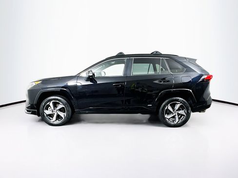 Used 2021 Toyota RAV4 SE image 4