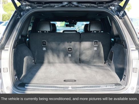 Used 2023 Jeep Grand Cherokee Overland w/ Advanced Protech Group III image 39