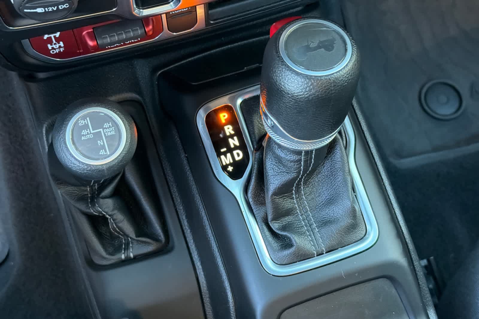 Used 2024 Jeep Wrangler Unlimited AWD/4WD image 23