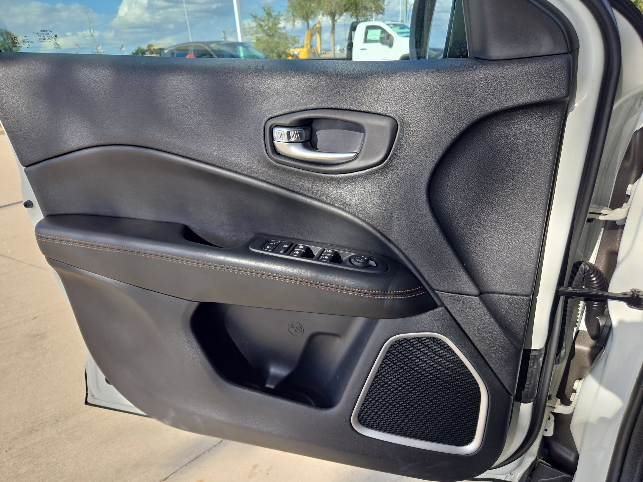 Used 2021 Jeep Compass Limited AWD/4WD image 11
