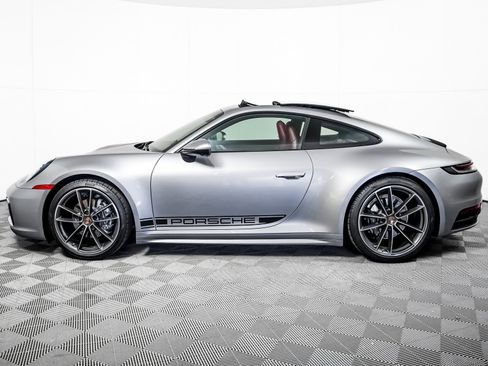 Certified 2022 Porsche 911 Carrera image 2