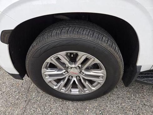 Used 2022 GMC Yukon XL SLT AWD/4WD image 4