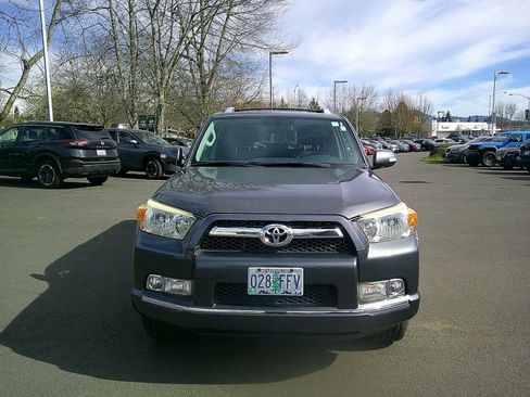Used 2011 Toyota 4Runner SR5 image 8