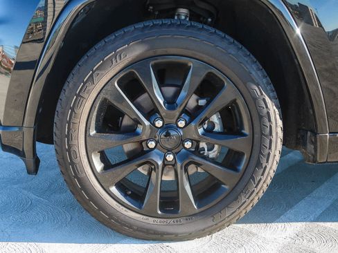 Used 2020 Jeep Grand Cherokee Altitude image 11