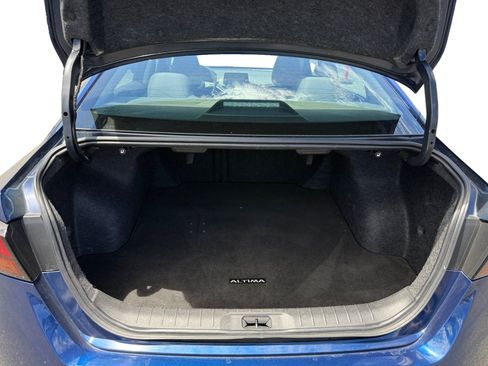 Used 2024 Nissan Altima 2.5 S FWD image 17