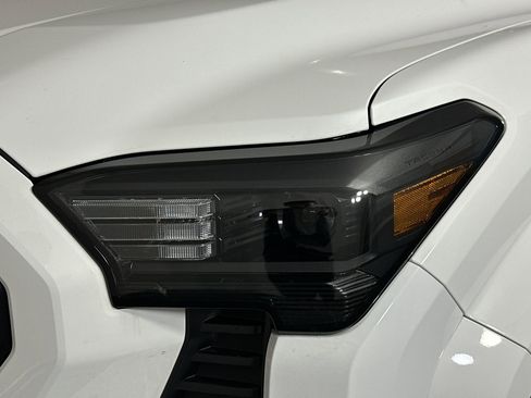 Used 2025 Toyota Tacoma SR image 31