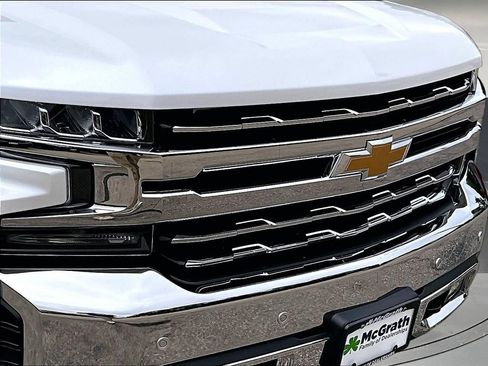 Used 2019 Chevrolet Silverado 1500 LTZ w/ LTZ Plus Package AWD/4WD image 34