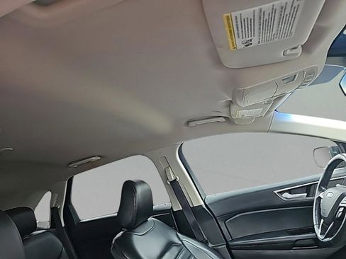 Used 2020 Ford Edge SEL w/ Cold Weather Package image 35