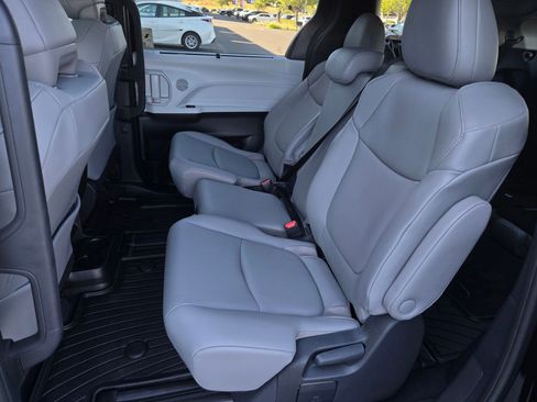 Certified 2026 Toyota Sienna XLE FWD image 11