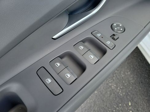 Used 2025 Hyundai Elantra Sport w/ Cargo Package FWD image 14