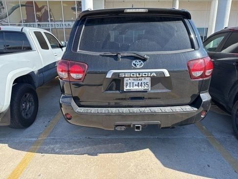 Used 2021 Toyota Sequoia Platinum image 7