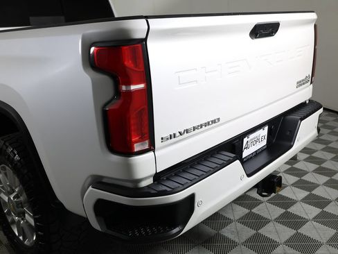 Used 2024 Chevrolet Silverado 2500 High Country w/ Technology Package AWD/4WD image 53