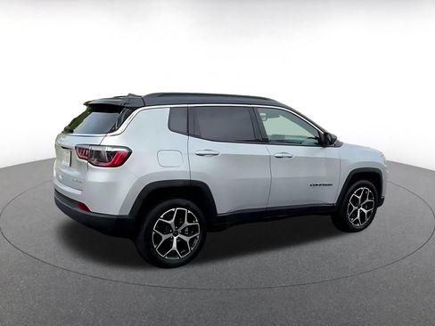 Used 2025 Jeep Compass Limited AWD/4WD image 15