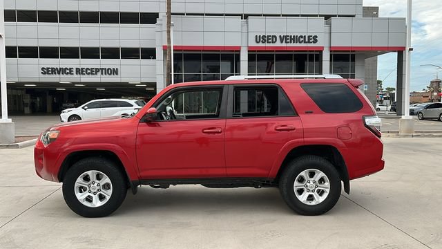 Used 2018 Toyota 4Runner SR5 AWD/4WD image 3
