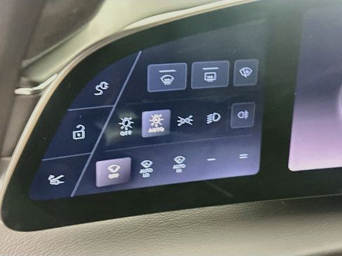 Used 2024 Lucid Air Touring AWD/4WD image 17
