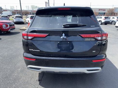 Used 2024 Mitsubishi Outlander AWD image 7
