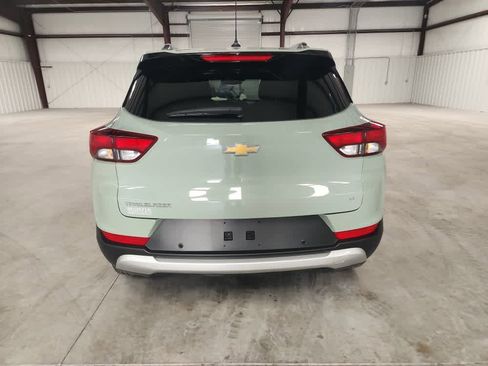 Used 2025 Chevrolet TrailBlazer LT w/ Convenience Package image 4