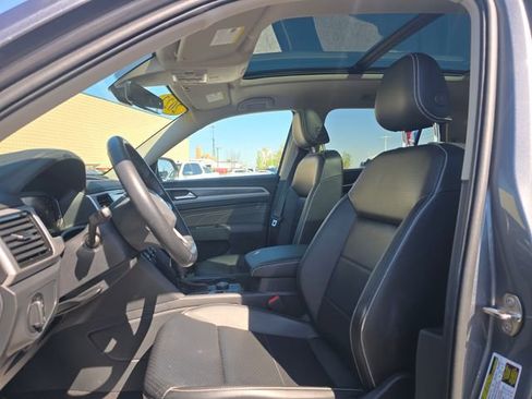 Used 2022 Volkswagen Atlas SEL R-Line AWD/4WD image 13