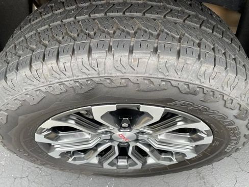 Used 2026 GMC Canyon Denali AWD/4WD image 36