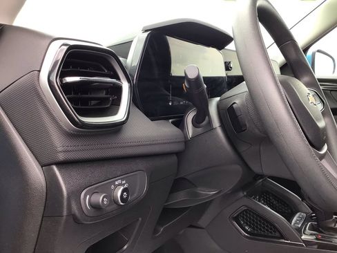 Used 2025 Chevrolet TrailBlazer LT AWD/4WD image 18