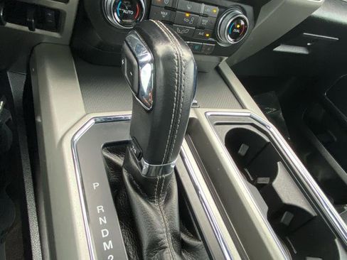 Used 2017 Ford F150 Lariat w/ Equipment Group 502A Luxury AWD/4WD image 31