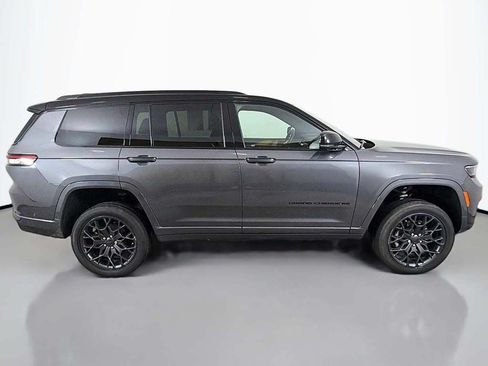 Used 2023 Jeep Grand Cherokee L Summit AWD/4WD image 22