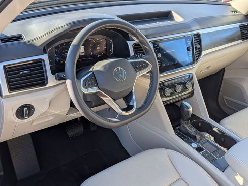 Used 2022 Volkswagen Atlas SE image 9