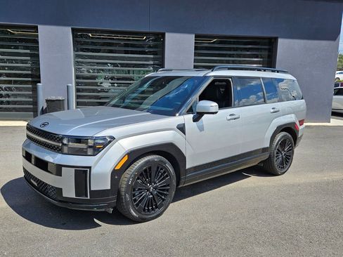 Used 2025 Hyundai Santa Fe Calligraphy image 3