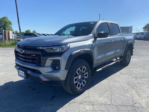 Used 2024 Chevrolet Colorado Z71 w/ Z71 Convenience Package 2 AWD/4WD image 3