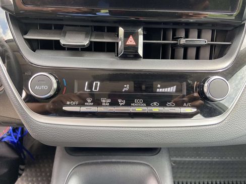 Used 2023 Toyota Corolla LE w/ LE Convenience Package FWD image 22