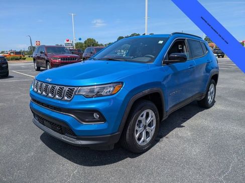New 2025 Jeep Compass Latitude w/ Sun & Sound Group image 7