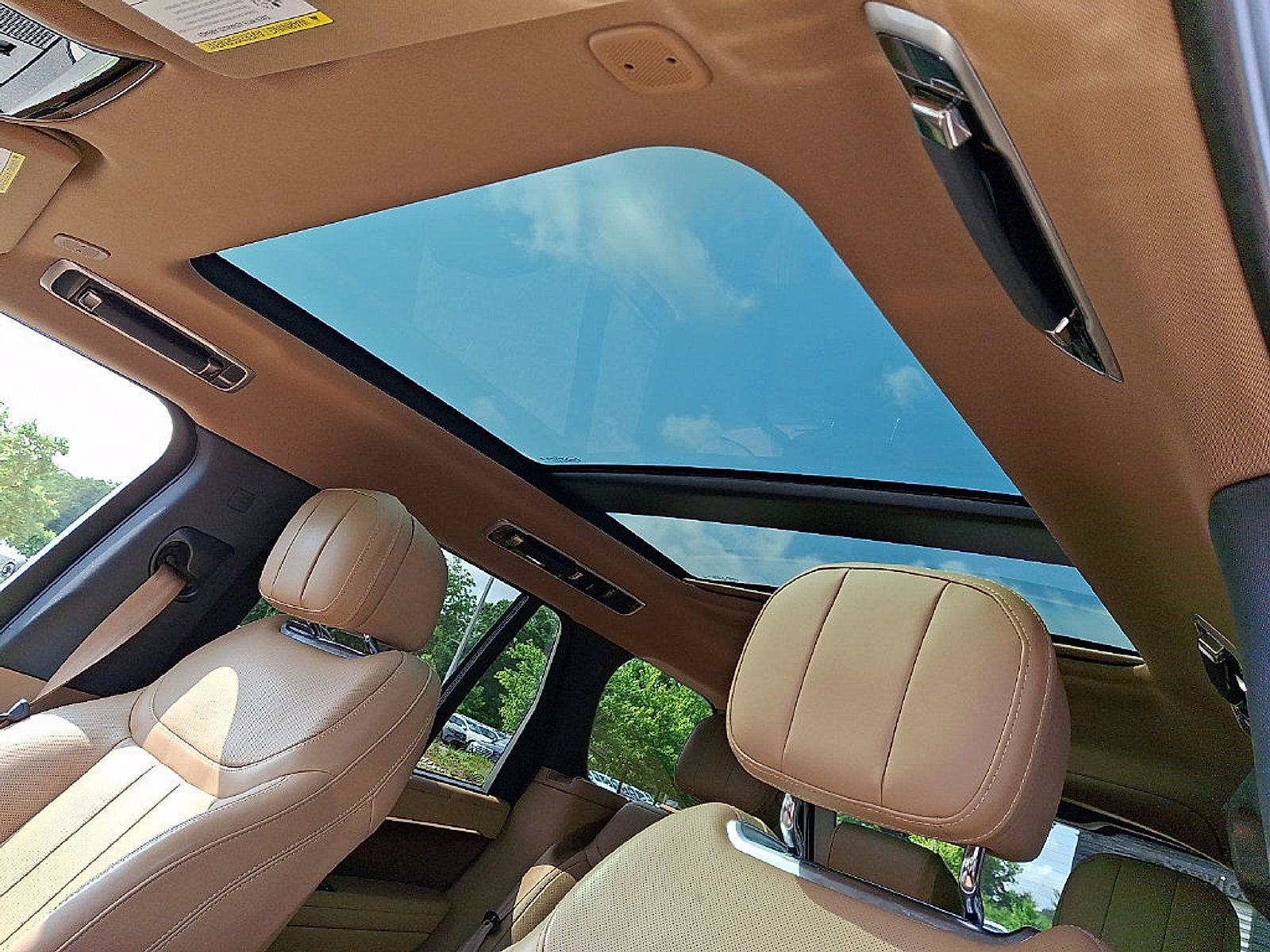 Certified 2023 Land Rover Range Rover SE AWD/4WD image 15