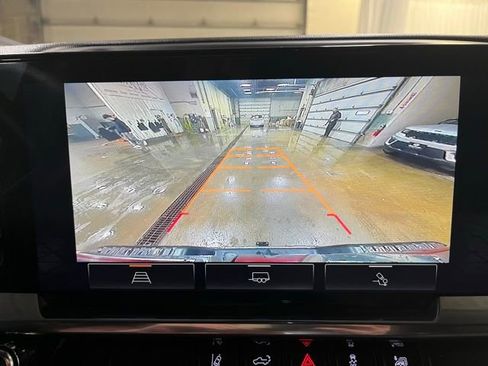 Used 2024 GMC Sierra 2500 SLT w/ SLT Convenience Package image 23