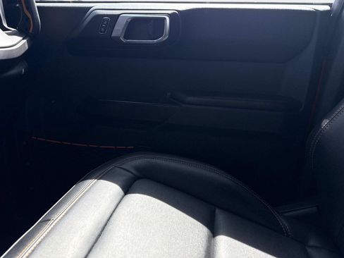 Used 2024 Ford Bronco Badlands w/ Sasquatch Package image 22