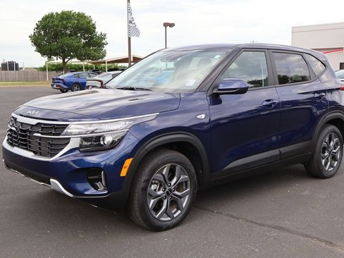 Used 2026 Kia Seltos LX AWD/4WD image 6