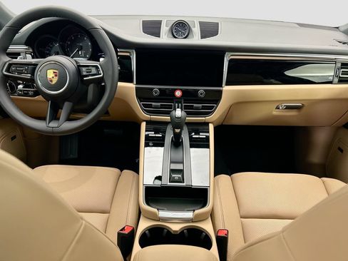 Used 2026 Porsche Macan AWD/4WD image 16