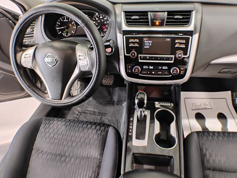 Used 2018 Nissan Altima 2.5 SV image 17