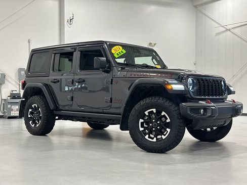 Used 2024 Jeep Wrangler Unlimited Rubicon w/ Dual Top Group AWD/4WD image 1