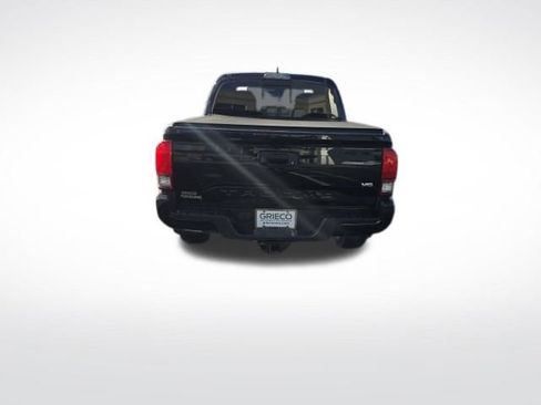Used 2019 Toyota Tacoma TRD Sport image 6
