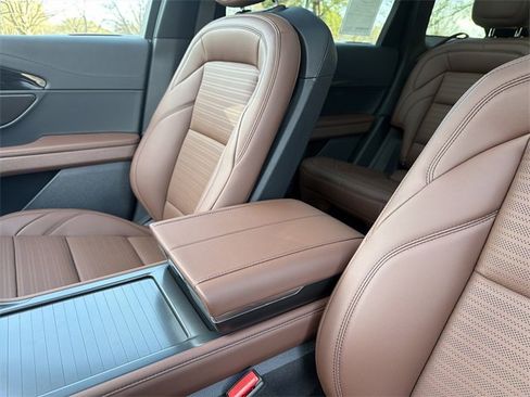 New 2026 Lincoln Nautilus Reserve image 21