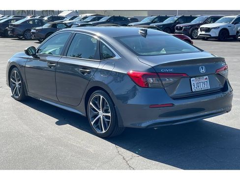 Used 2024 Honda Civic Touring image 3